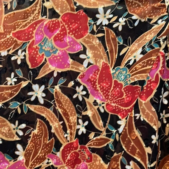 Dr2 Medium multicolor earthtones flower print top - Picture 9 of 9